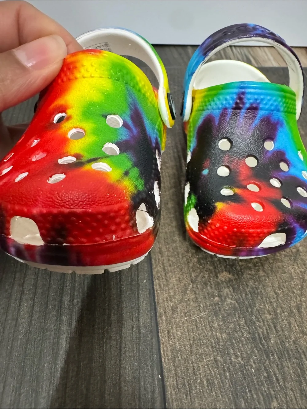 CROCS Kids Classic Tie Dye Rainbow Clogs Toddler Size C2 Colorful Shoes